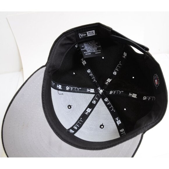 Los Angeles Dodgers New Era Black on Black 9FIFTY Team Snapback Adjustable Hat - Picture 5 of 5